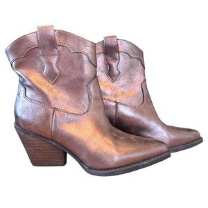 🌈 6/$60 Zodiac Bronze Slip On Western Booties Size 6.5  Vegan Pull Up Loops